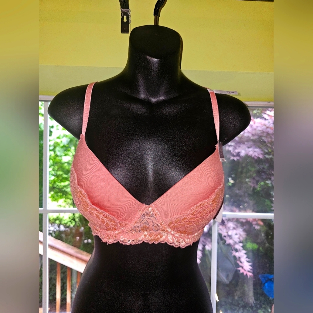Womens bra NEVER WORN